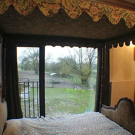 ベッド・アンド・ブレックファスト Le Relais De Charlinette Boignée